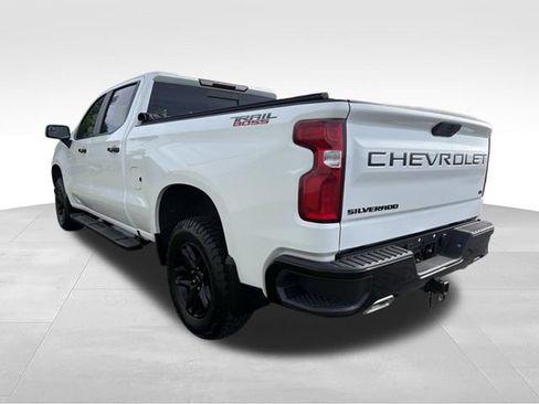 Used 2022 Chevrolet Silverado 1500 LT Trail Boss w/ Convenience Package II AWD/4WD image 2