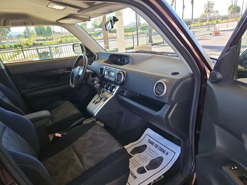Used 2011 Scion xB image 9