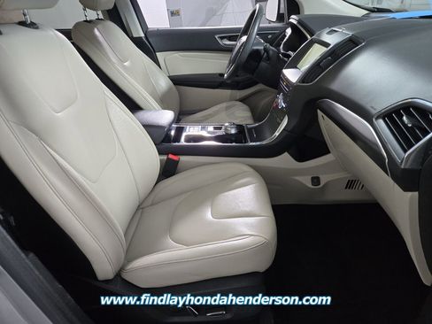 Used 2019 Ford Edge Titanium image 13