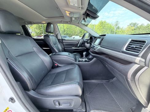 Used 2018 Toyota Highlander Limited image 24