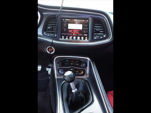 Used 2016 Dodge Challenger SRT RWD image 19