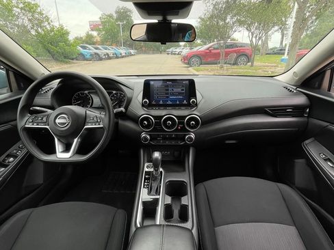 Used 2024 Nissan Sentra SV FWD image 11