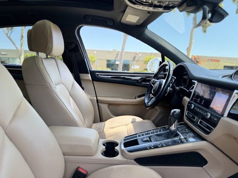Used 2021 Porsche Macan S AWD/4WD image 22