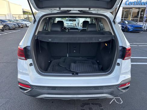 Used 2022 Volkswagen Taos SE w/ Panoramic Sunroof Package image 11