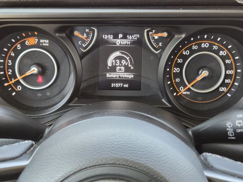 Used 2025 Jeep Wrangler Unlimited Sport AWD/4WD image 12