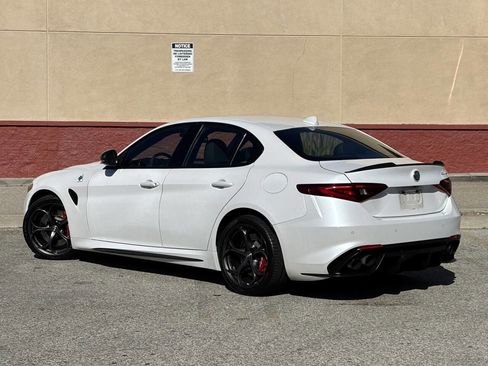 Used 2018 Alfa Romeo Giulia Quadrifoglio w/ Driver Assist Dynamic Package image 4