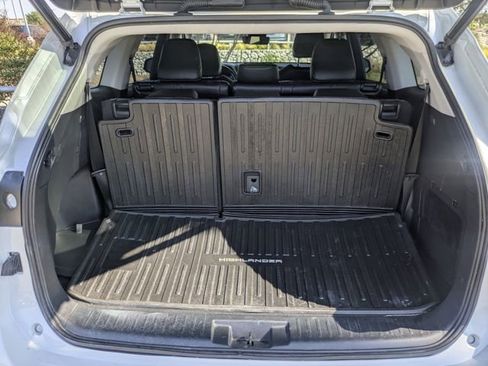 Used 2022 Toyota Highlander XLE image 30