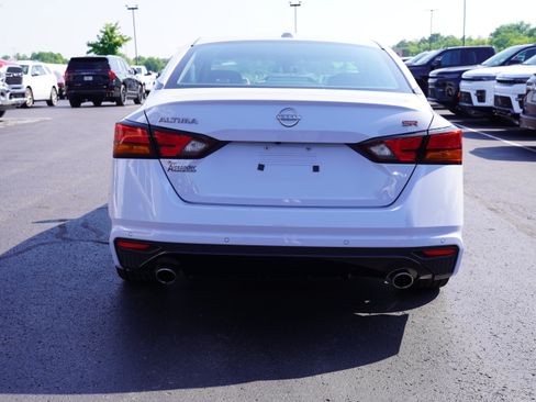 Used 2024 Nissan Altima 2.5 SR FWD image 6
