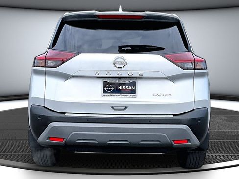 Used 2023 Nissan Rogue SV image 5