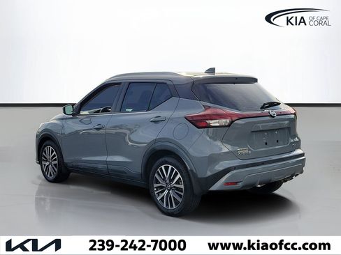 Used 2021 Nissan Kicks SV w/ Interior Electronics Package FWD image 4