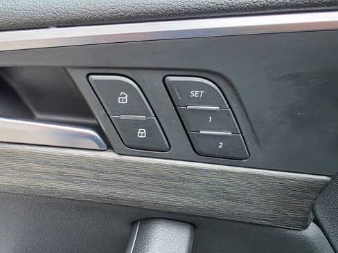 Used 2017 Audi A4 2.0T Premium w/ Audi MMI Navigation Plus FWD image 10