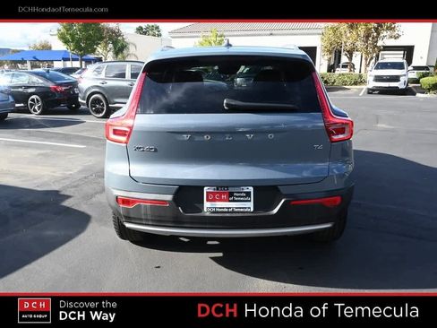 Used 2021 Volvo XC40 T4 Inscription image 6