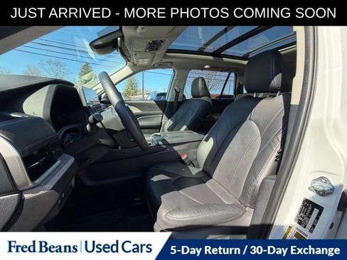 Used 2024 Toyota Grand Highlander Limited image 12