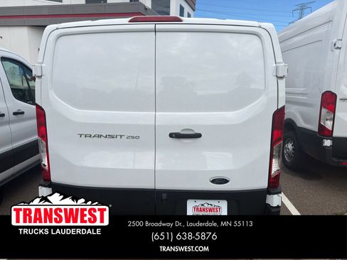 Used 2022 Ford Transit 250 Low Roof RWD image 3