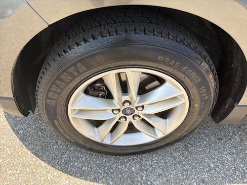 Used 2017 Ford Edge SEL w/ Equipment Group 201A AWD/4WD image 9