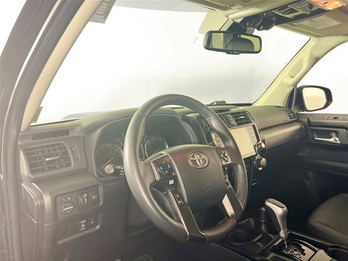 Used 2022 Toyota 4Runner TRD Off-Road Premium image 10