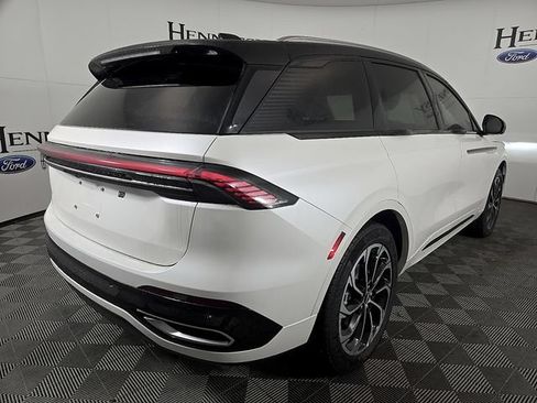 Used 2026 Lincoln Nautilus Reserve AWD/4WD image 4