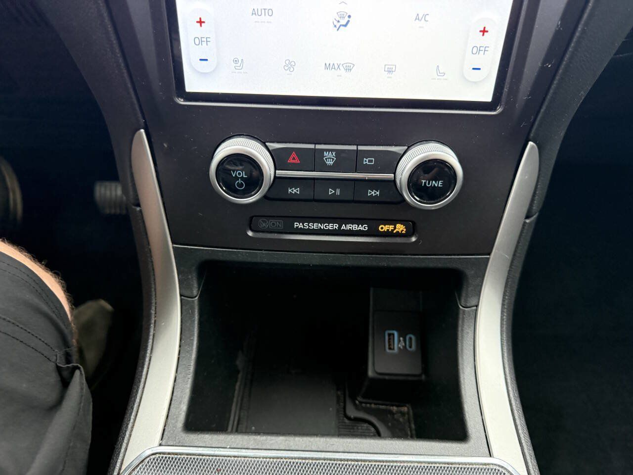 Used 2021 Ford Edge SEL w/ Convenience Package AWD/4WD image 25