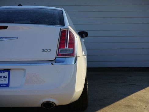 Used 2013 Chrysler 300 w/ Beats Audio Group image 38