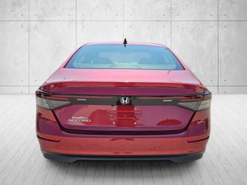 Used 2025 Honda Accord SE image 6