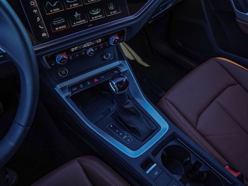 Certified 2025 Audi Q3 2.0T Premium w/ Convenience Package image 16