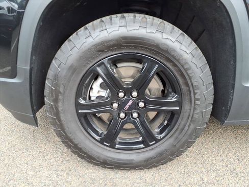 Certified 2023 GMC Acadia AT4 w/ Technology Package image 9