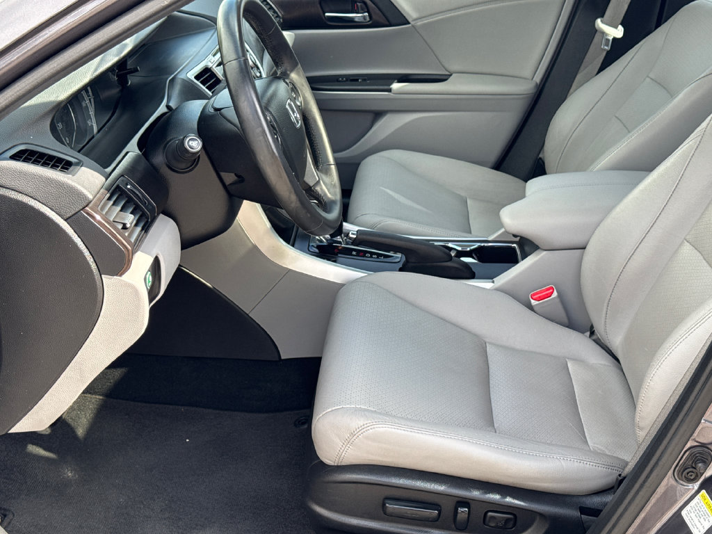 Used 2015 Honda Accord EX-L image 11