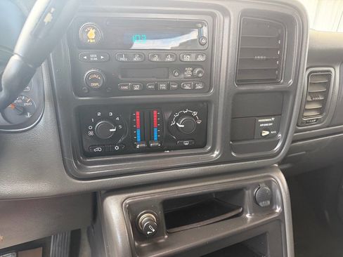 Used 2004 Chevrolet Silverado 1500 LS w/ Light Duty Power Package RWD image 23