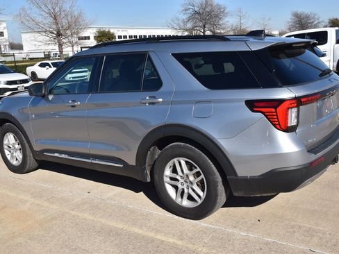 Certified 2025 Ford Explorer Active w/ Active Comfort Package image 7