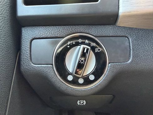 Used 2010 Mercedes-Benz GLK 350 4MATIC image 28