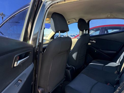 Used 2019 Toyota Yaris LE image 21