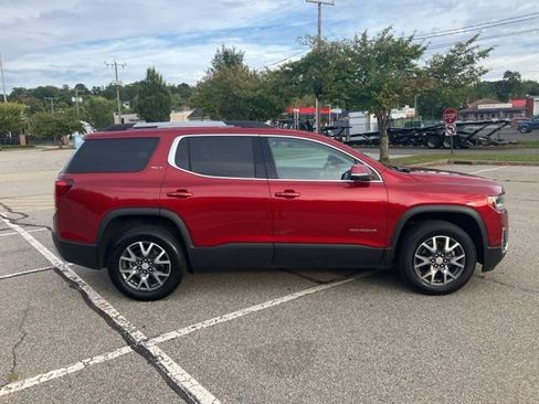 Used 2023 GMC Acadia SLT FWD image 4