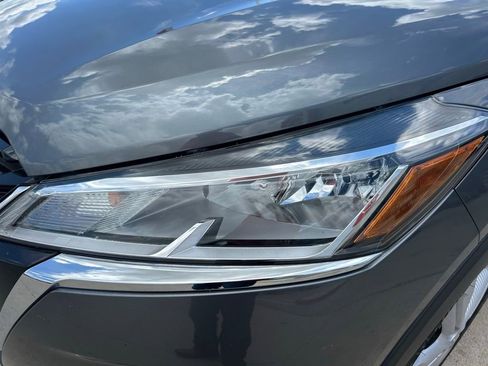 Certified 2025 Nissan Kicks Play S FWD image 8