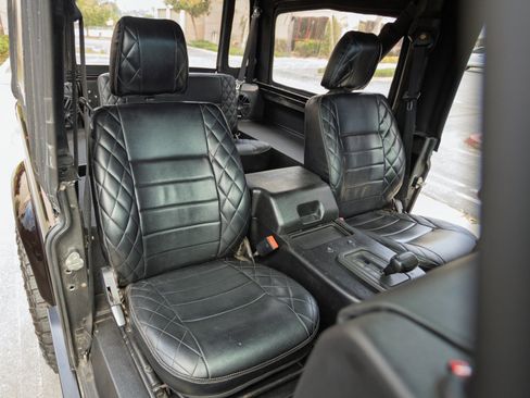 Used 1995 Land Rover Defender 90 AWD/4WD image 12