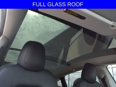 Used 2022 Tesla Model Y Long Range AWD/4WD image 7
