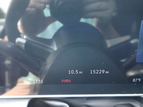 Used 2025 Mercedes-Benz GLC 300 4MATIC w/ AMG Line image 12