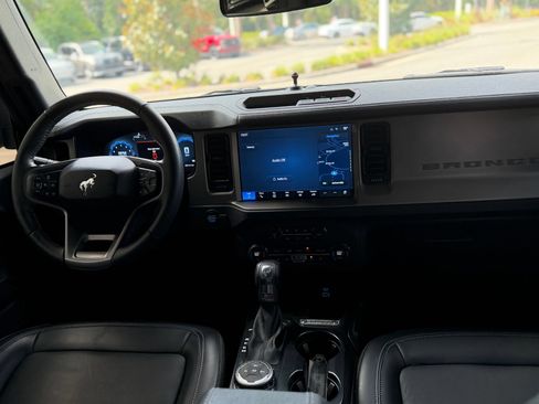 Used 2025 Ford Bronco Outer Banks AWD/4WD image 7
