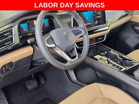 Used 2024 Volkswagen Atlas Cross Sport SE FWD image 10