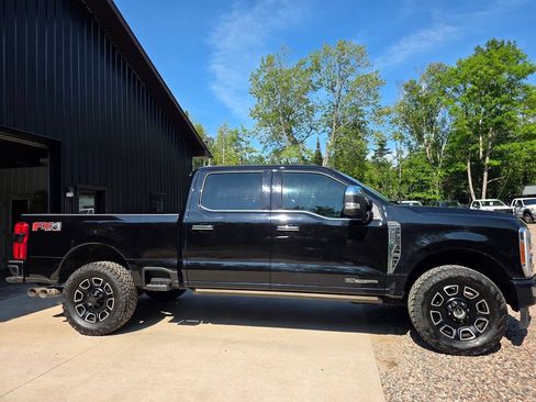 Used 2023 Ford F250 Platinum AWD/4WD image 8