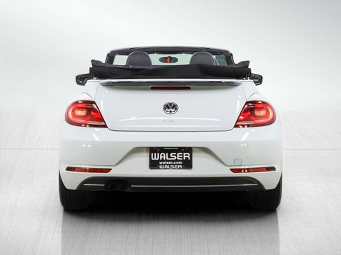 Used 2019 Volkswagen Beetle 2.0T SE image 4