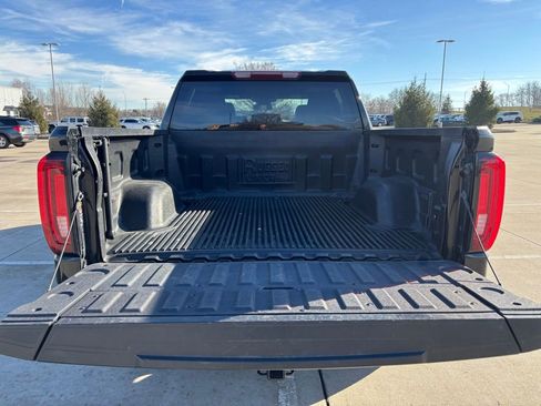 Used 2024 GMC Sierra 1500 SLT image 4