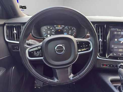 Used 2018 Volvo S90 T5 Momentum w/ Convenience Package AWD/4WD image 9