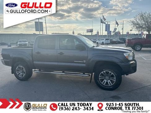 Used 2015 Toyota Tacoma PreRunner w/ SR5 Package image 2