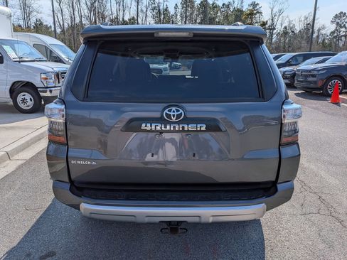 Used 2022 Toyota 4Runner TRD Off-Road Premium image 4