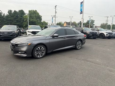 Used 2018 Honda Accord Touring image 3