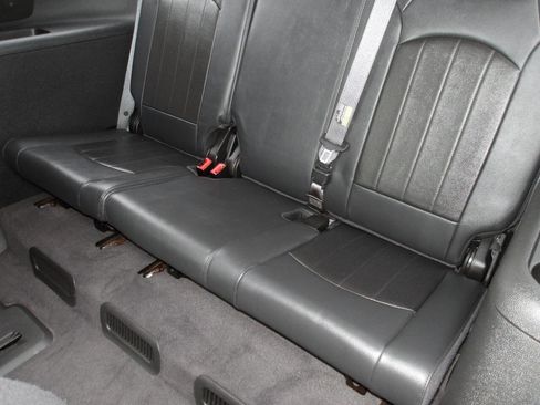 Used 2011 GMC Acadia Denali image 27