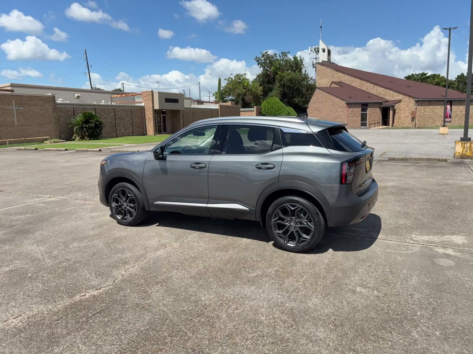 Used 2026 Nissan Kicks SR FWD image 12