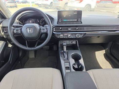 Used 2023 Honda Civic EX image 7