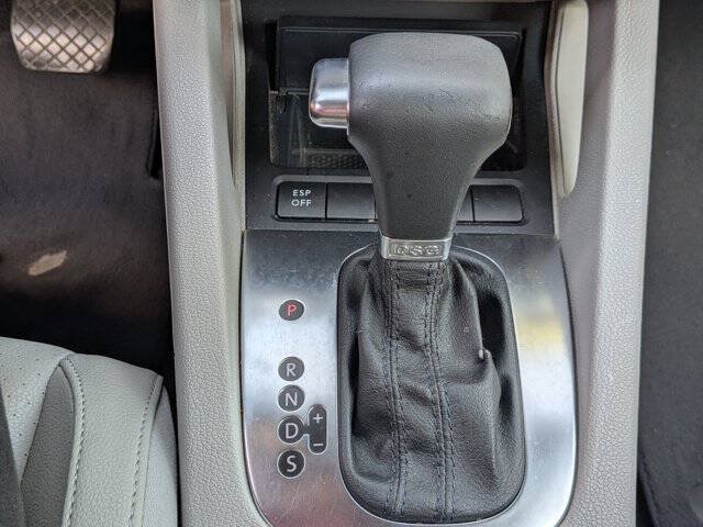 Used 2010 Volkswagen Eos Komfort FWD image 24