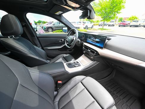 Used 2025 BMW 330i xDrive Sedan AWD/4WD image 24
